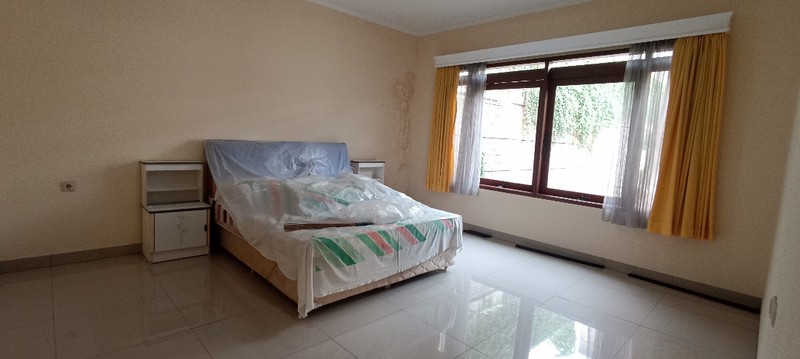 Rumah Mewah Sayap Pasteur dengan Backyard luas depan belakang