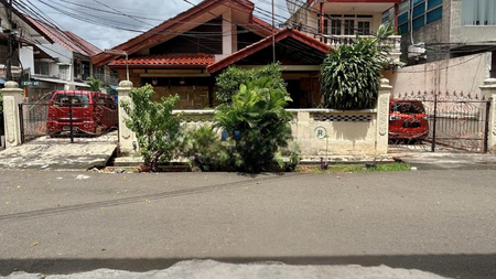 Dijual Rumah Posisi Hook di Tebet Utara 