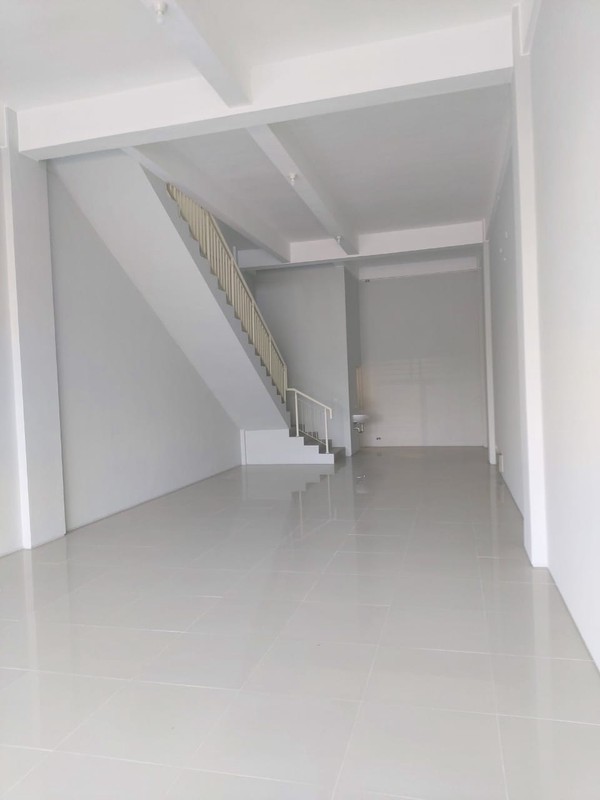 DISEWAKAN RUKO SIAP PAKAI DI NORTH JUNCTION CITRALAND SURABAYA BARAT