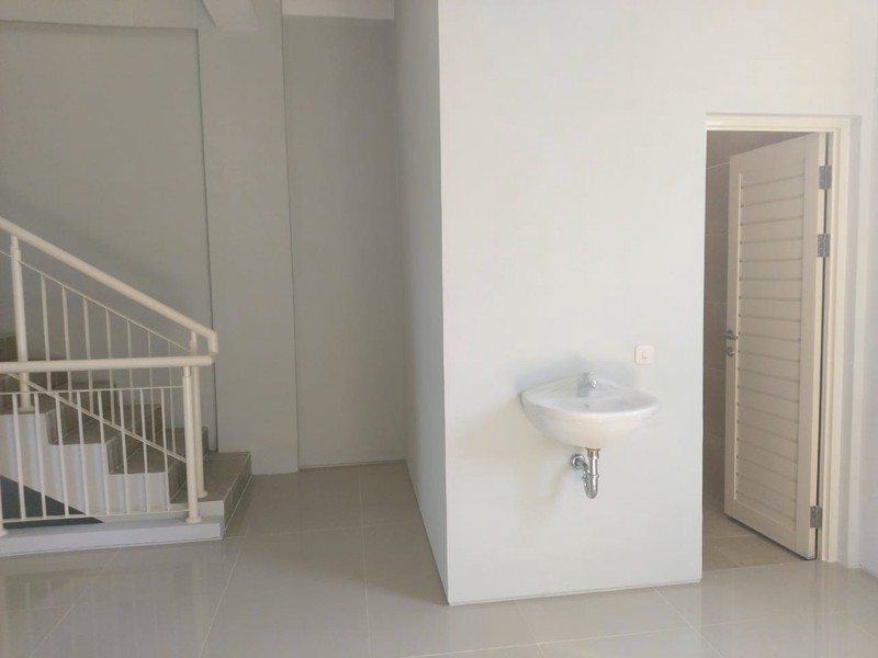 DISEWAKAN RUKO SIAP PAKAI DI NORTH JUNCTION CITRALAND SURABAYA BARAT