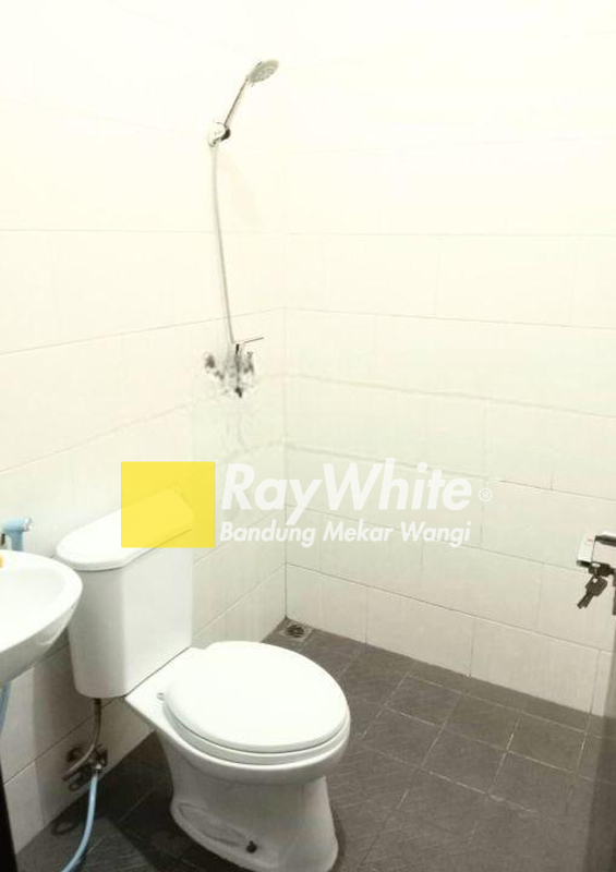 Rumah Siap Huni di Mainroad Batununggal Bandung