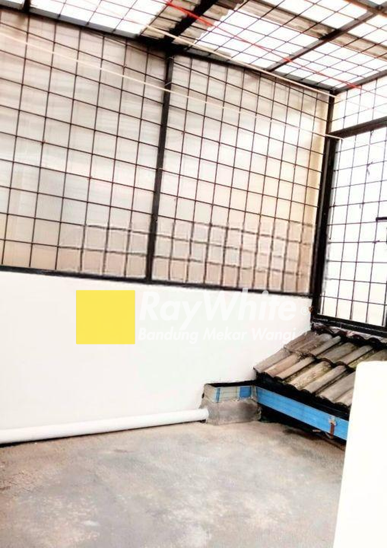 Rumah Siap Huni di Mainroad Batununggal Bandung