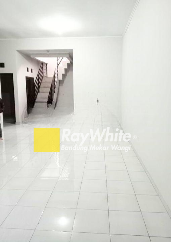 Rumah Siap Huni di Mainroad Batununggal Bandung