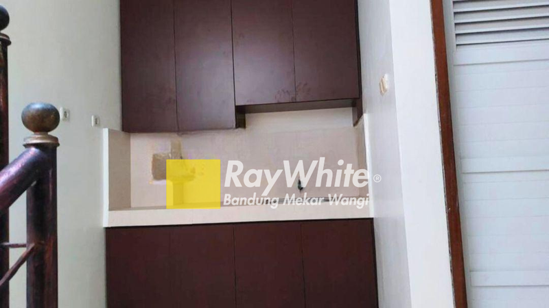 Ruko Bagus Mainroad Cikutra, Bandung 3 Lantai