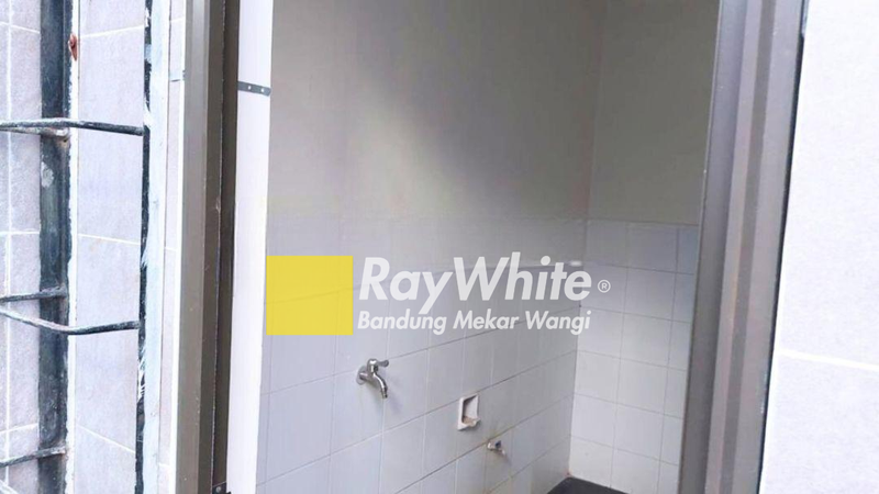 Ruko Bagus Mainroad Cikutra, Bandung 3 Lantai