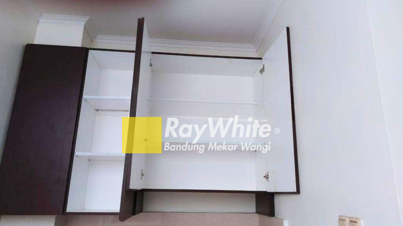 Ruko Bagus Mainroad Cikutra, Bandung 3 Lantai