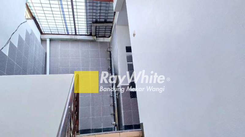 Ruko Bagus Mainroad Cikutra, Bandung 3 Lantai