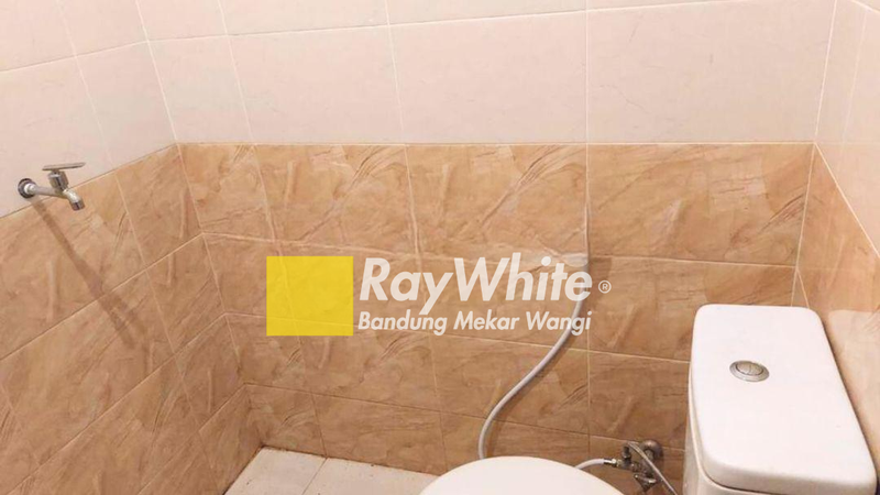 Ruko Bagus Mainroad Cikutra, Bandung 3 Lantai