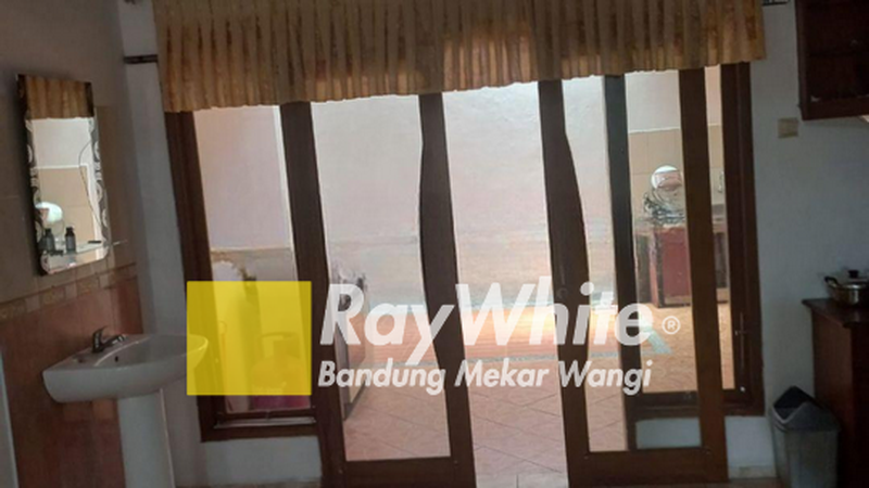 Rumah Bagus Unfurnished SHM Arcamanik, Bandung