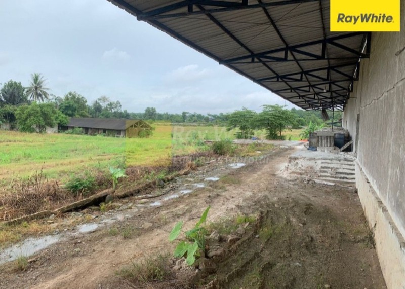 Gudang besar di Jln. Ir.Sutami desa kemang Sukanegara Tanjung Bintang, Lampung Selatan (Lampung)