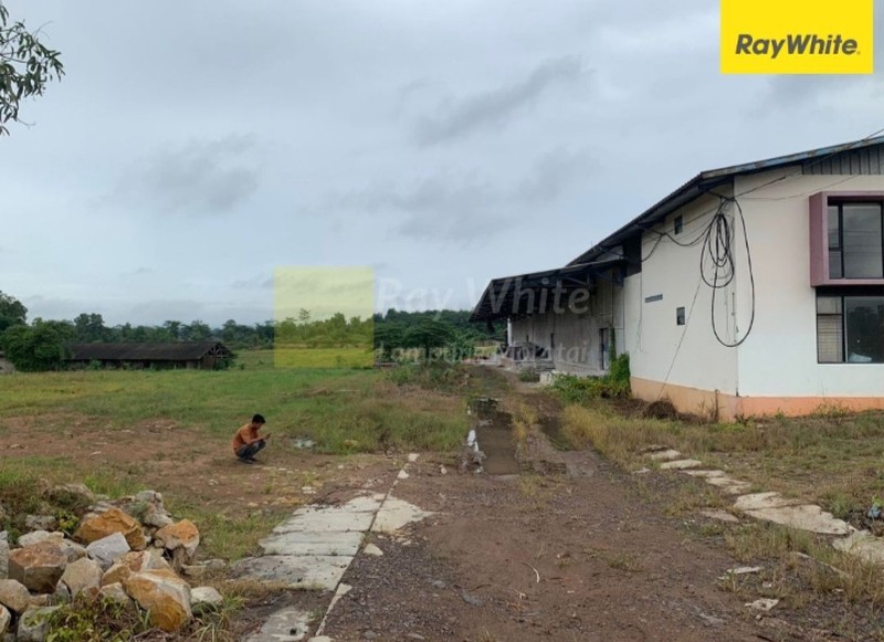 Gudang besar di Jln. Ir.Sutami desa kemang Sukanegara Tanjung Bintang, Lampung Selatan (Lampung)
