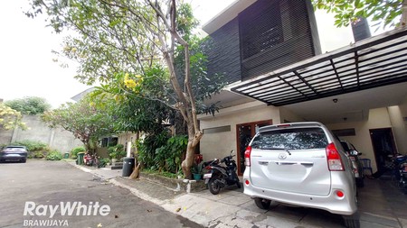 Townhouse di Cipete Utara, Kebayoran Baru, Dalam Cluster, 5 menit ke MRT Haji Nawi