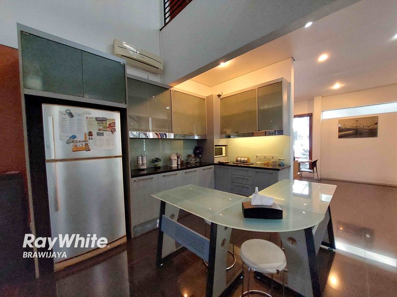 Townhouse di Cipete Utara, Kebayoran Baru, Dalam Cluster, 5 menit ke MRT Haji Nawi