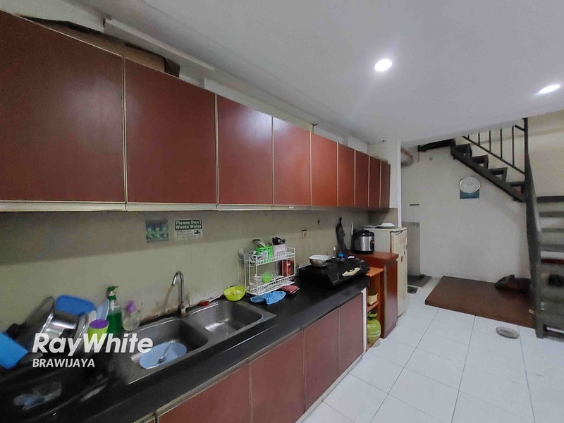 Townhouse di Cipete Utara, Kebayoran Baru, Dalam Cluster, 5 menit ke MRT Haji Nawi