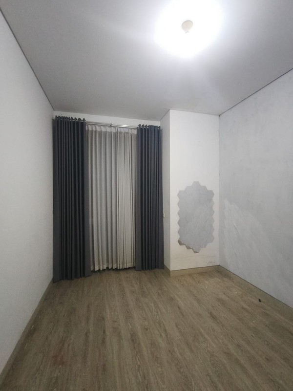 Sewa Rumah Greenlake Surabaya Barat 