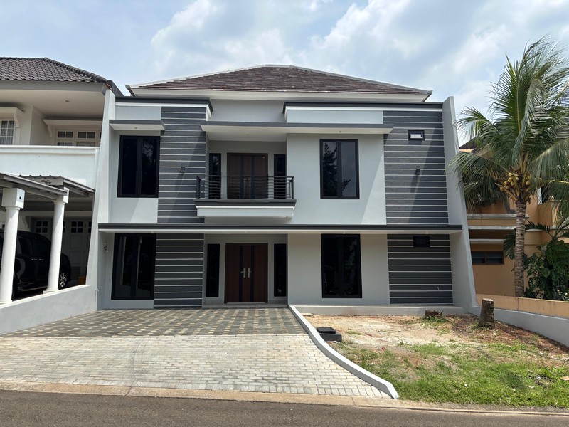 Rumah Luas Brand New Hadap Taman di Kota Wisata Cibubur 
