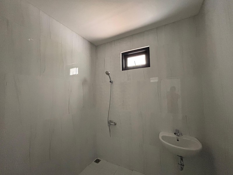 Rumah Luas Brand New Hadap Taman di Kota Wisata Cibubur 