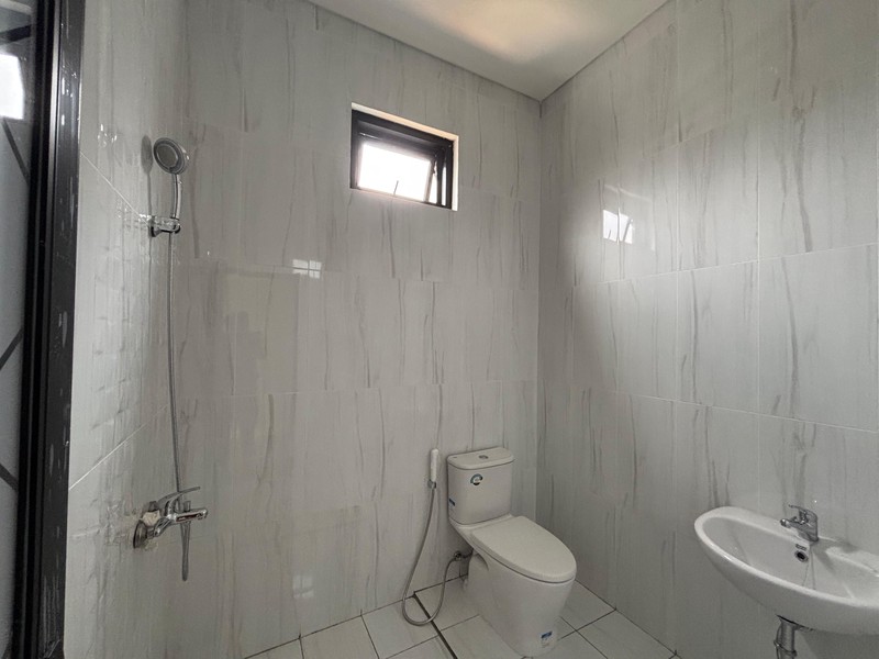 Rumah Luas Brand New Hadap Taman di Kota Wisata Cibubur 