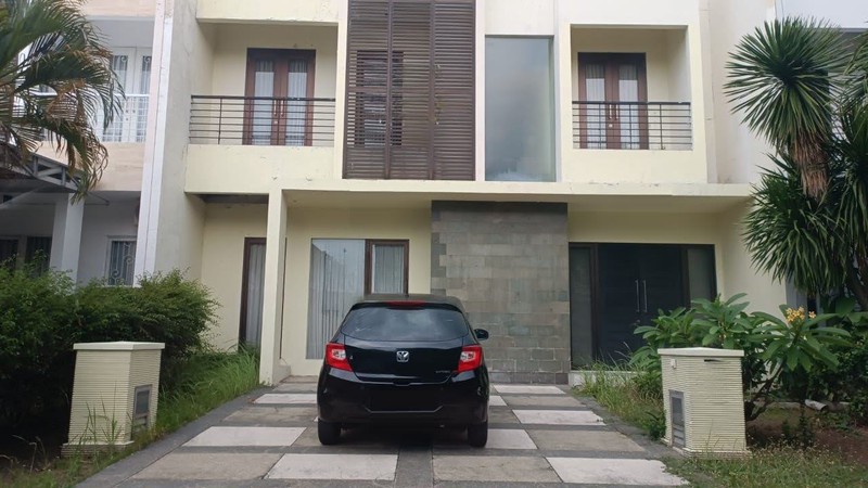 DIJUAL RUMAH THE MANSION PAKUWON INDAH SURABAYA