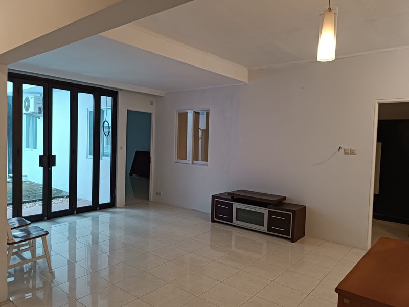 Rumah Bagus Di Jl Anggrek Lestari Indah Lebak Bulus Jakarta Selatan