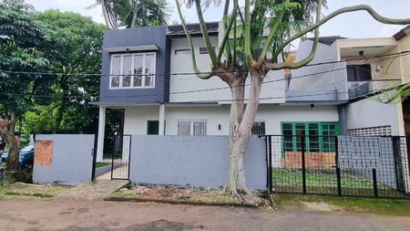 Rumah 2 Lantai, Rapih, Siap Huni Lokasi strategis di Bintaro Sektor 9