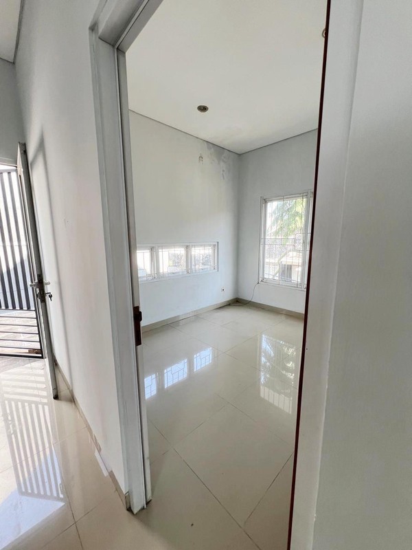 Rumah 2 Lantai, Rapih, Siap Huni Lokasi strategis di Bintaro Sektor 9