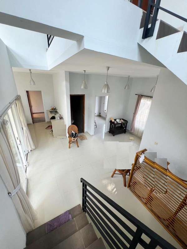 Rumah 2 Lantai, Rapih, Siap Huni Lokasi strategis di Bintaro Sektor 9