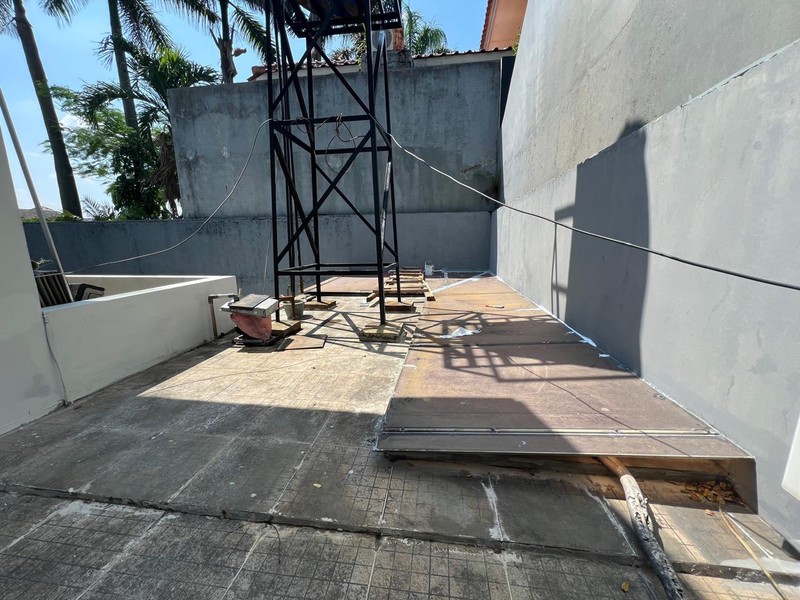 Rumah 2 Lantai, Rapih, Siap Huni Lokasi strategis di Bintaro Sektor 9