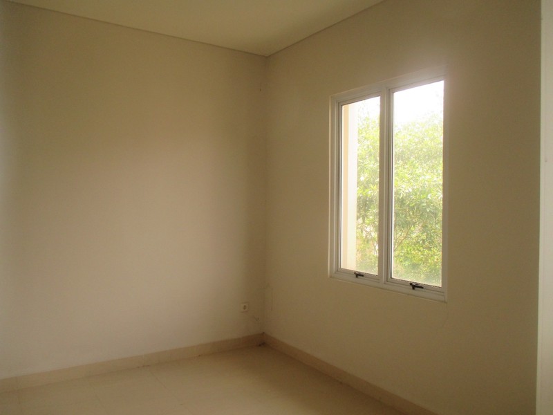 Rumah 1,3 M an di Vanya Park BSD