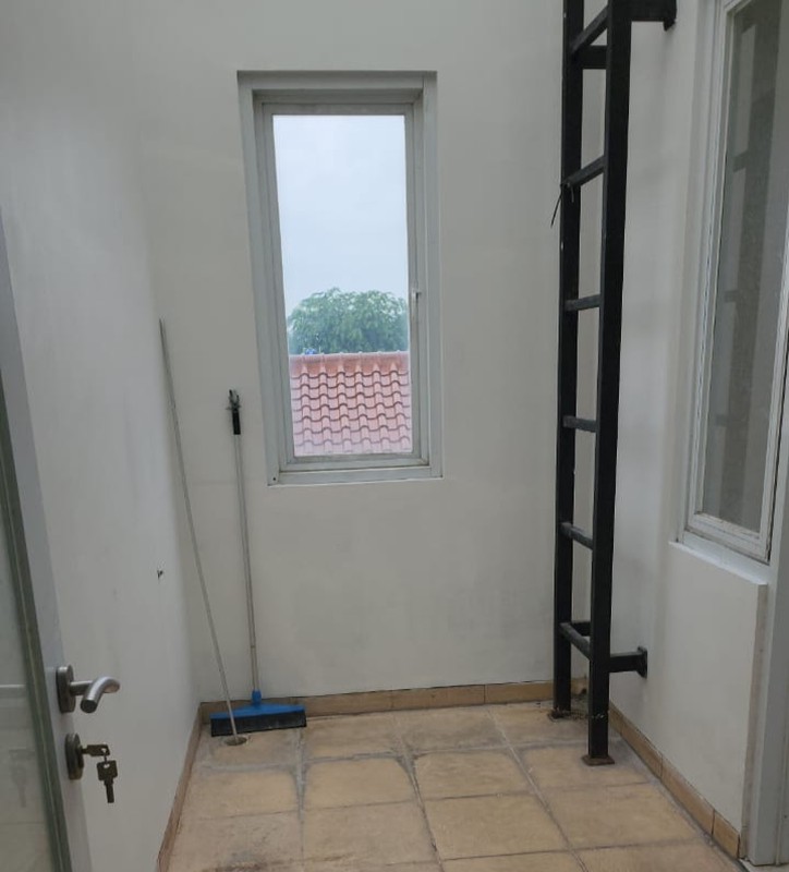 Ruko Strategis dan Cantik di Tebet, Cocok untuk Kantor, 2 Akses Mobil, Lokasi Premium untuk Bisnis Anda