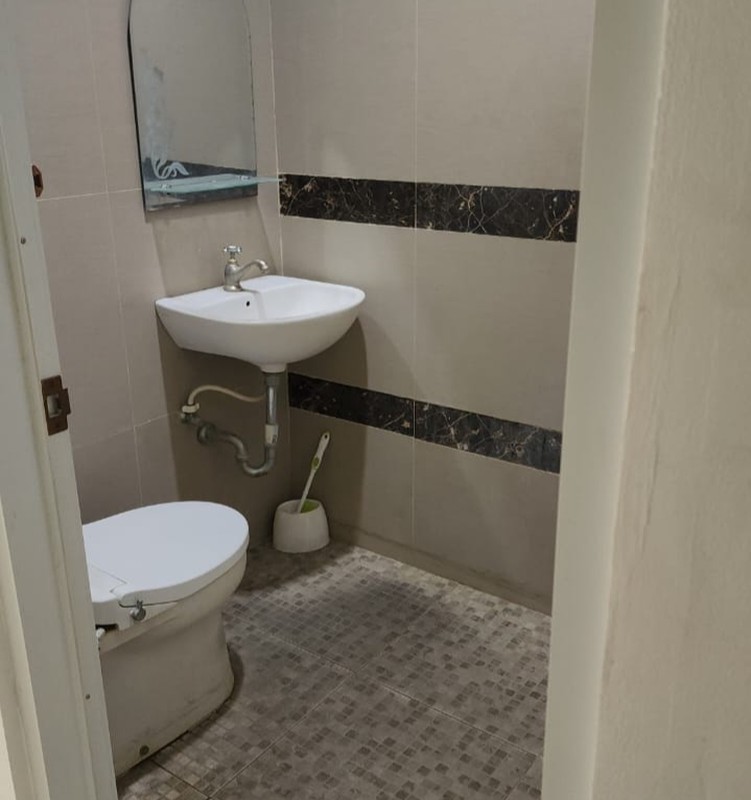 Ruko Strategis dan Cantik di Tebet, Cocok untuk Kantor, 2 Akses Mobil, Lokasi Premium untuk Bisnis Anda