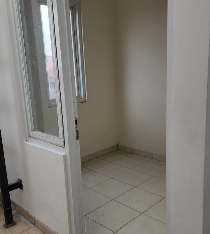 Ruko Strategis dan Cantik di Tebet, Cocok untuk Kantor, 2 Akses Mobil, Lokasi Premium untuk Bisnis Anda