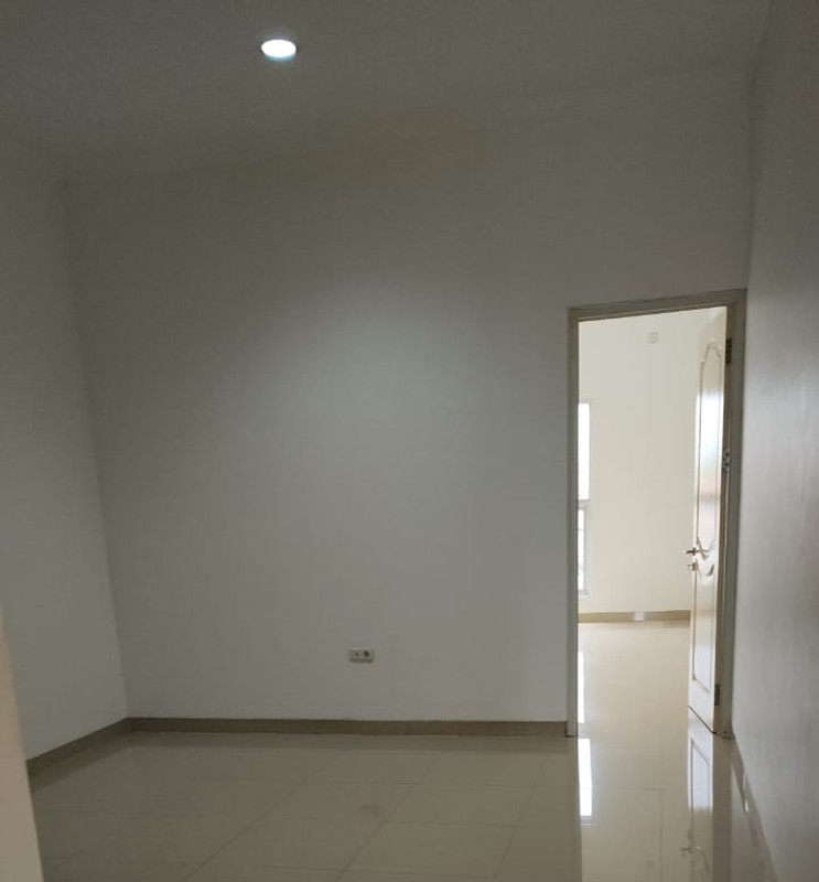 Ruko Strategis dan Cantik di Tebet, Cocok untuk Kantor, 2 Akses Mobil, Lokasi Premium untuk Bisnis Anda