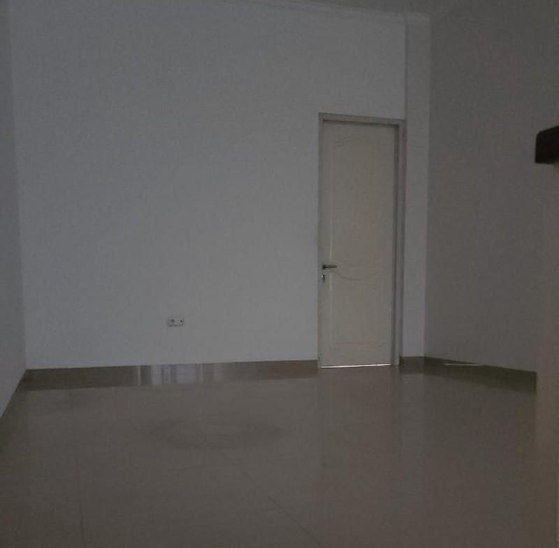 Ruko Strategis dan Cantik di Tebet, Cocok untuk Kantor, 2 Akses Mobil, Lokasi Premium untuk Bisnis Anda