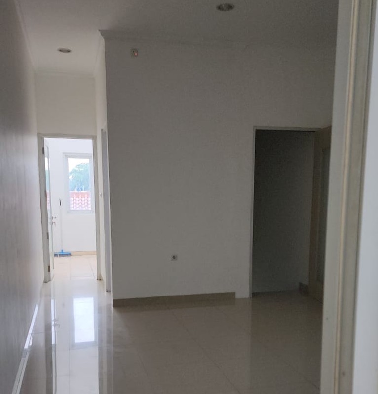 Ruko Strategis dan Cantik di Tebet, Cocok untuk Kantor, 2 Akses Mobil, Lokasi Premium untuk Bisnis Anda