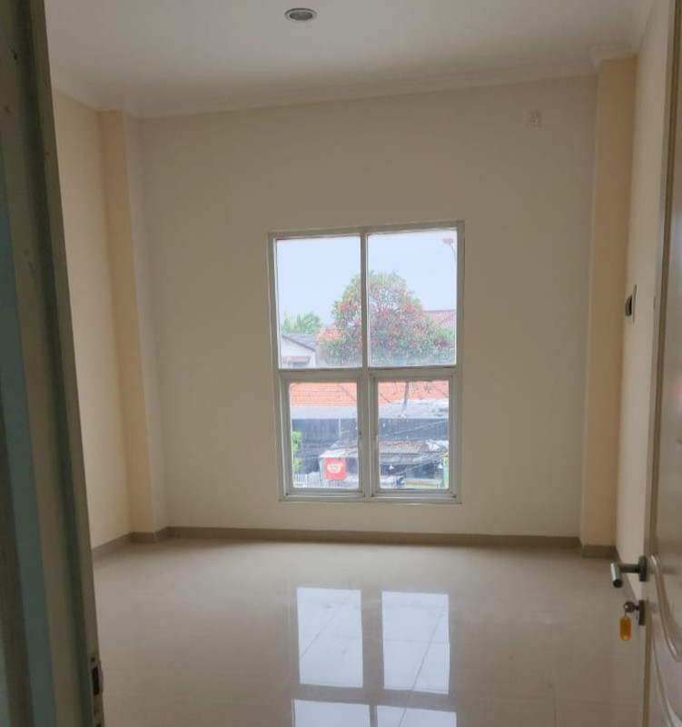 Ruko Strategis dan Cantik di Tebet, Cocok untuk Kantor, 2 Akses Mobil, Lokasi Premium untuk Bisnis Anda