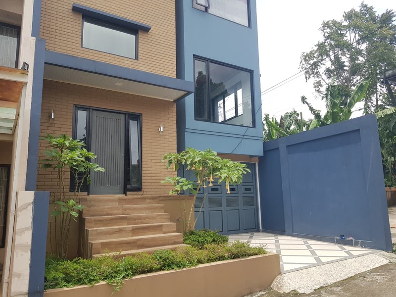 Rumah Dekat Kawasan Wisata Punclut Lembang Bandung