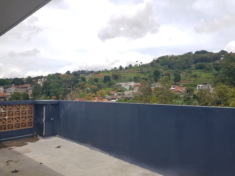 Rumah Dekat Kawasan Wisata Punclut Lembang Bandung