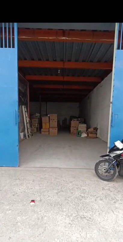 Dijual 3 Jejer Gudang Kedinding - Kenjeran - Surabaya Timur - Ada Lift Barang - Row Jalan Lebar Akses Truk Ban Double - Shm Dekat Kedung Cowek , Suramadu