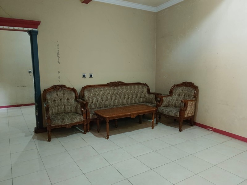 Rumah tengah Kota di Graha indah lokasi strategis dekat jalan raya Cimindi , harga paling terbaik