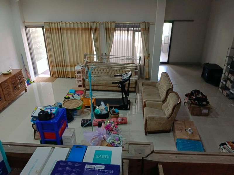 Rumah cantik siap huni tengah Kota di Graha indah lokasi strategis dekat jalan raya Cimindi , harga paling terbaik