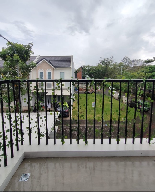 Flash Sale. Rumah mewah Vanya Park Azura, BSD