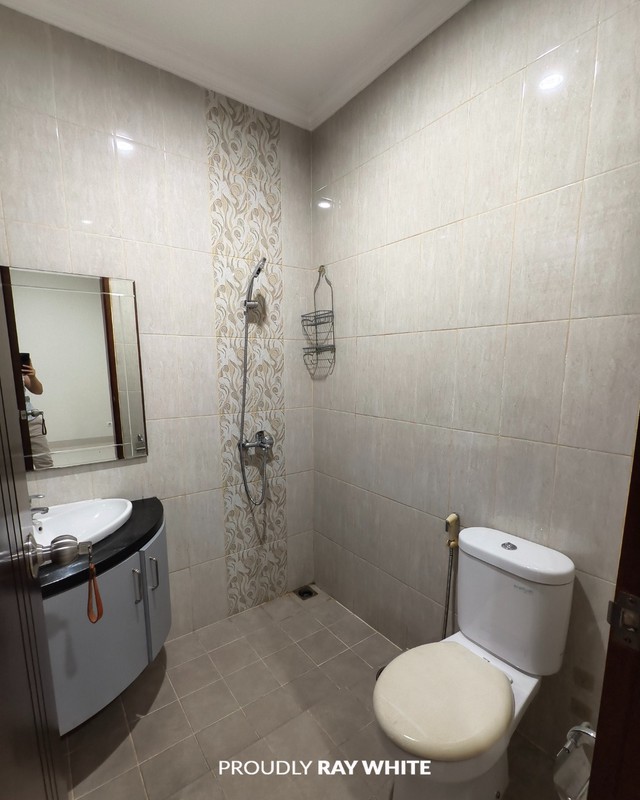 Rumah Hoek Badan di ICON COSMO BSD City, ready untuk cat lovers