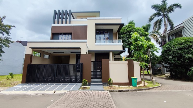 Flash Sale. Rumah mewah Anggrek Loka, BSD