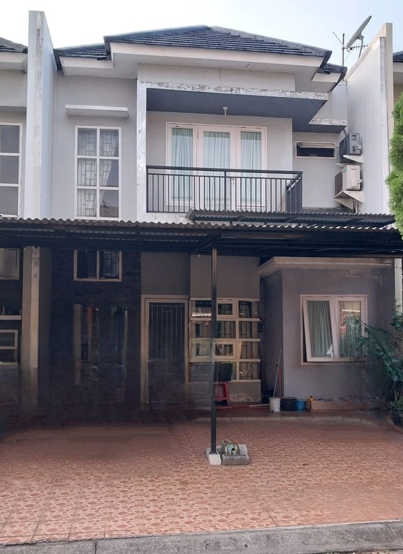 Flash Sale. Rumah 2 lantai Taman Chrysant 2, BSD