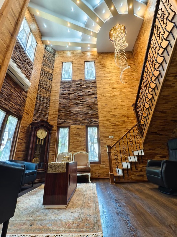 Tanah besar di De Latinos, dekat Exit Tol BSD