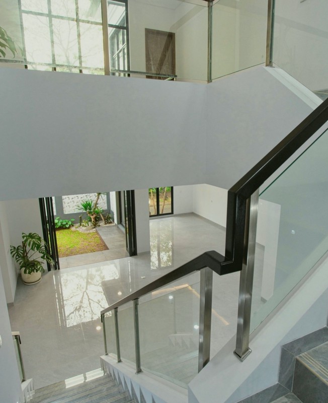 Istimewa. Rumah mewah Delatinos cluster Costarica, BSD