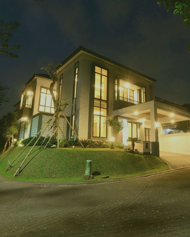 Istimewa. Rumah mewah Delatinos cluster Costarica, BSD