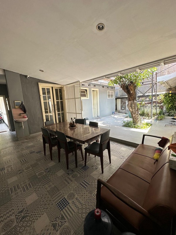 Dijual Rumah Klasik Tengah Kota Surabaya