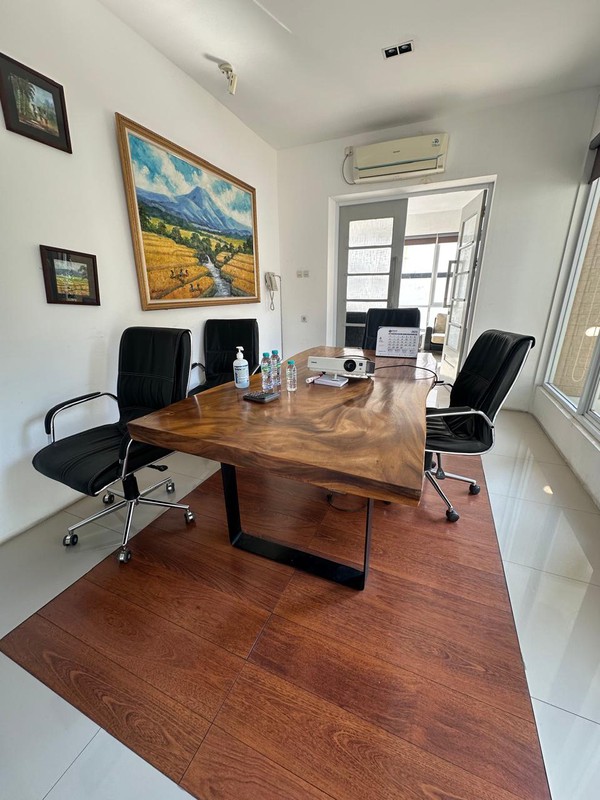 Dijual Rumah Klasik Tengah Kota Surabaya